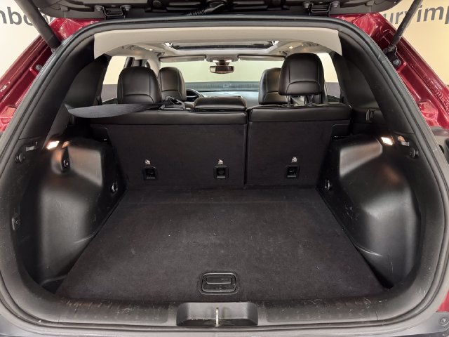 Used 2019 Jeep Cherokee Latitude Plus w/ Comfort/Convenience Group FWD image 21