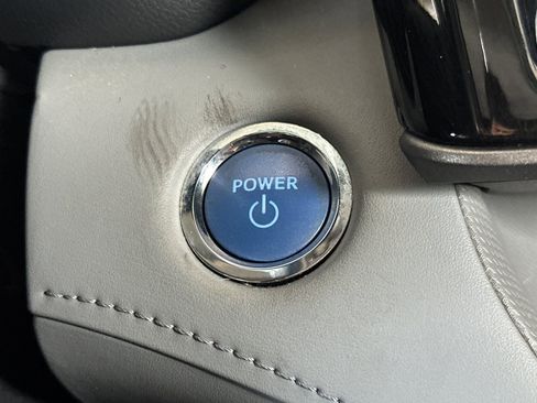 Used 2022 Toyota Highlander XLE image 28