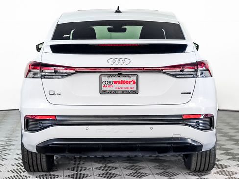 Used 2024 Audi Q4 e-tron Premium Plus image 10