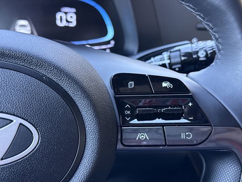 Certified 2025 Hyundai Elantra Sport image 21