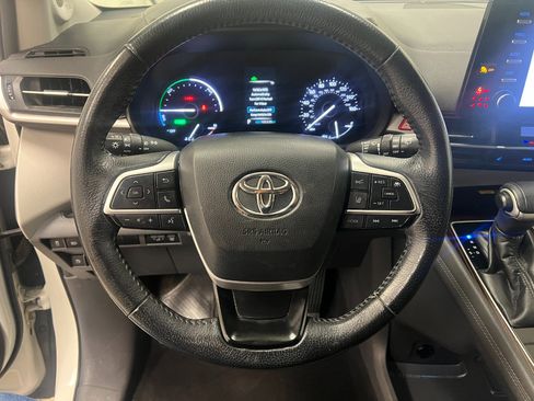 Used 2021 Toyota Sienna XLE w/ XLE Plus Package image 33