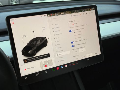 Used 2021 Tesla Model Y Long Range AWD/4WD image 40