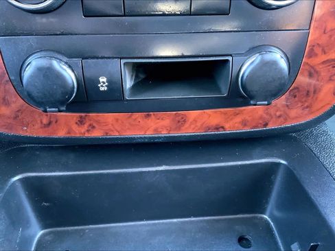 Used 2013 Chevrolet Suburban LS image 32