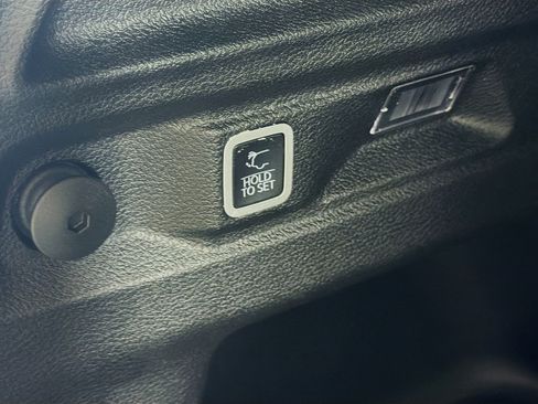 Used 2023 Jeep Grand Cherokee L Laredo RWD image 30