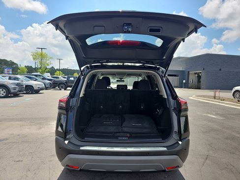 Used 2023 Nissan Rogue SV FWD image 14