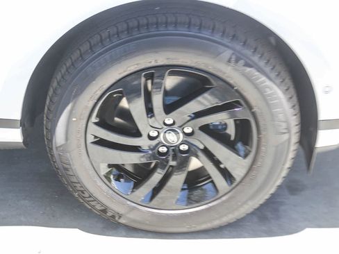 Used 2026 Land Rover Range Rover Evoque S AWD/4WD image 9