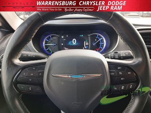 Used 2021 Chrysler Pacifica Touring w/ S Appearance Package image 21