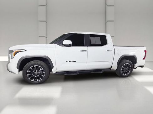 Used 2025 Toyota Tundra Limited AWD/4WD image 48