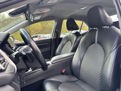 Used 2021 Toyota Camry SE image 14