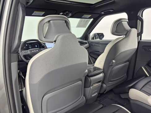 Used 2024 Kia EV9 GT-Line image 38