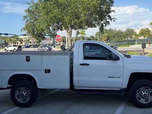 Used 2017 Chevrolet Silverado 2500 W/T w/ WT Fleet Convenience Package RWD image 4