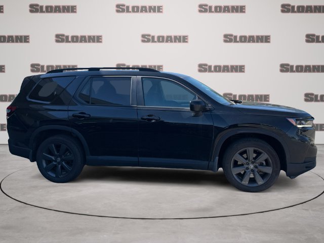 Used 2025 Honda Pilot Sport image 6