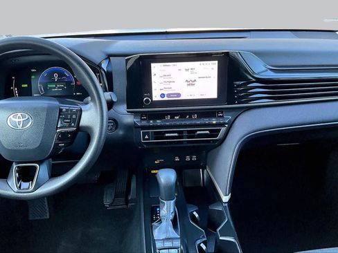 Used 2025 Toyota Camry LE FWD image 7