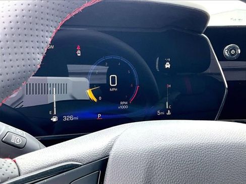 New 2026 Chevrolet Trax RS w/ Sunroof Package image 21