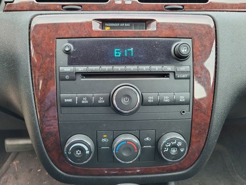 Used 2008 Chevrolet Impala LS FWD image 9