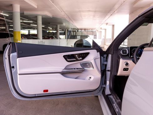 Used 2026 Mercedes-Benz CLE 300 4MATIC Cabriolet image 11