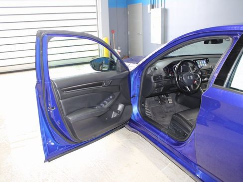 Used 2022 Honda Accord Sport image 7