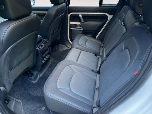 Used 2023 Land Rover Defender 110 X-Dynamic SE image 19