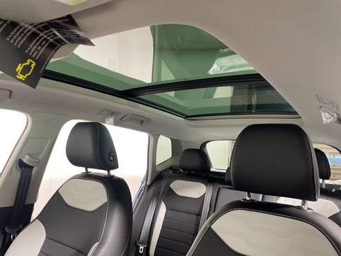 New 2026 Volkswagen Taos SEL image 19