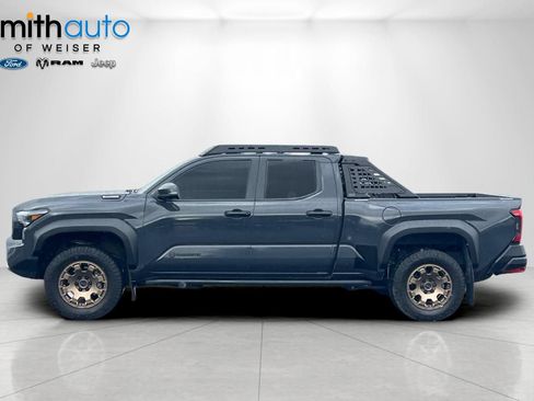 Used 2025 Toyota Tacoma 4x4 Double Cab Hybrid image 8