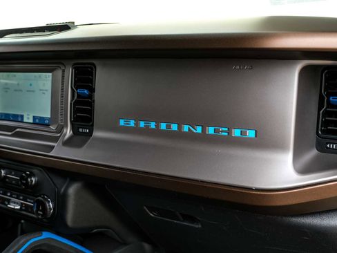 Used 2022 Ford Bronco Outer Banks AWD/4WD image 32