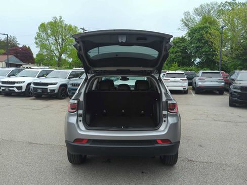 Used 2022 Jeep Compass Latitude w/ Sun and Sound Group AWD/4WD image 33