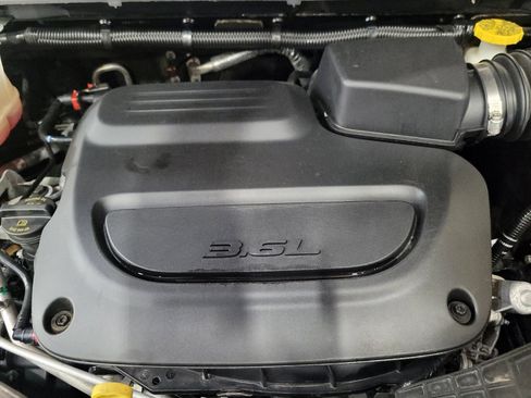Used 2023 Chrysler Voyager LX FWD image 30