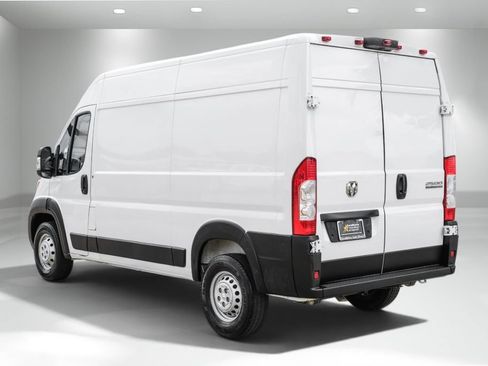 Used 2025 RAM ProMaster 2500 w/ Convenience Group FWD image 8