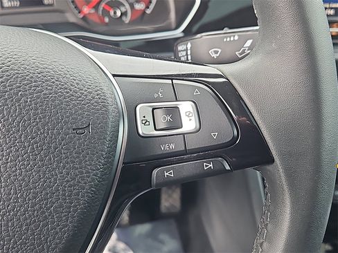 Used 2020 Volkswagen Jetta SE w/ SE Cold Weather Package image 25