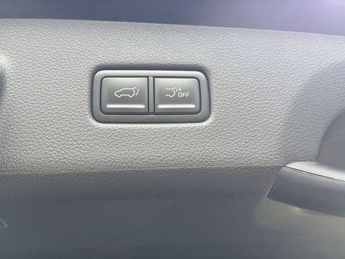 New 2026 Kia Carnival EX FWD image 32