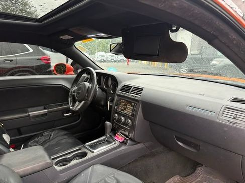 Used 2014 Dodge Challenger R/T RWD image 10