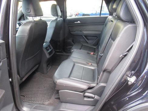 Used 2022 Volkswagen Atlas Cross Sport SE image 16