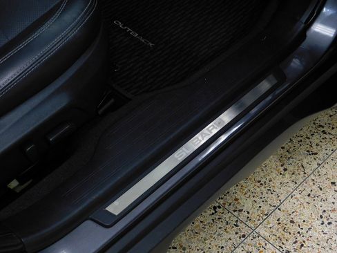 Used 2018 Subaru Outback 2.5i Limited image 91