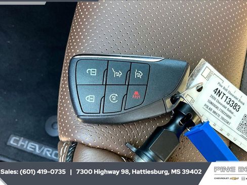 New 2026 Chevrolet Suburban High Country AWD/4WD image 9