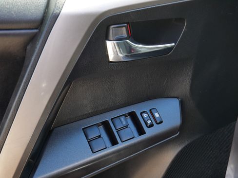 Used 2018 Toyota RAV4 XLE AWD/4WD image 20