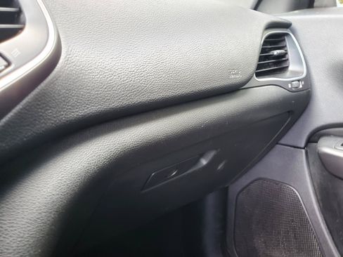 Used 2019 Jeep Cherokee Latitude w/ Popular Appearance Group FWD image 27