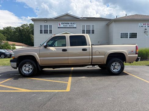 Used 2001 Chevrolet Silverado 2500 LS w/ Off-Road Skid Plate Pkg AWD/4WD image 1