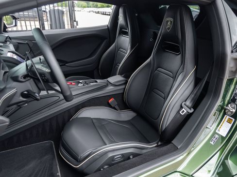 Used 2026 Lamborghini Temerario AWD/4WD image 39