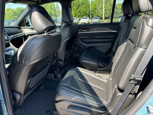 New 2026 Jeep Grand Cherokee L Limited w/ Limited Altitude Package AWD/4WD image 9