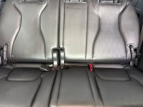 Used 2022 Kia Carnival EX FWD image 16
