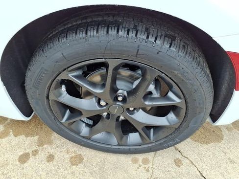 New 2027 Chrysler Pacifica Limited FWD image 20