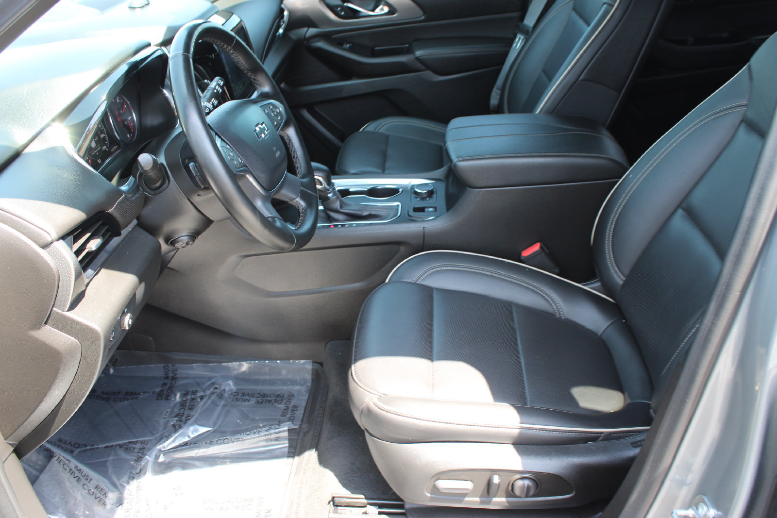 Used 2023 Chevrolet Traverse Premier w/ Redline Edition FWD image 11