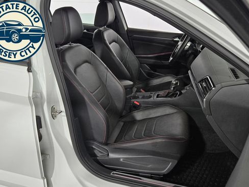 Used 2019 Volkswagen Jetta GLI Autobahn FWD image 37