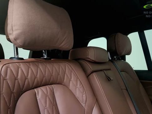 Used 2026 BMW X7 M60i AWD/4WD image 42