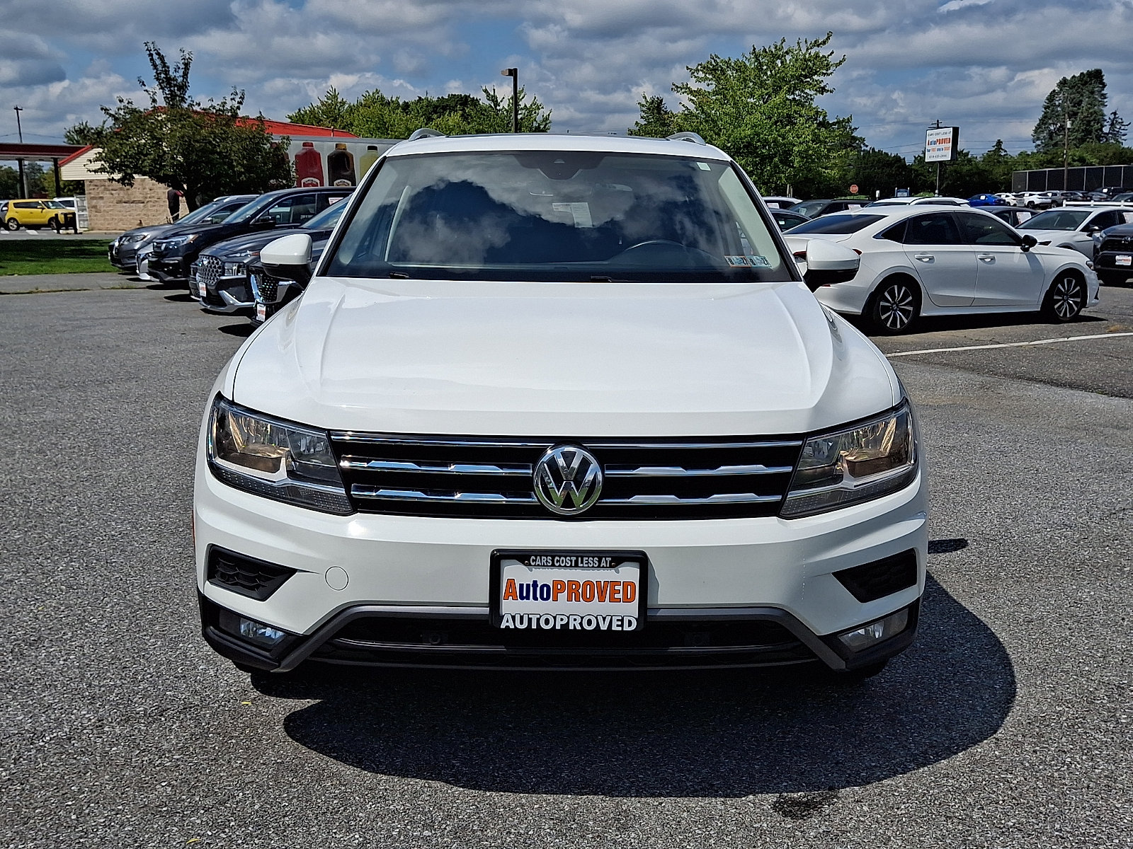 Used 2021 Volkswagen Tiguan SEL AWD/4WD image 2