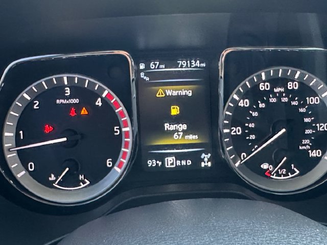 Used 2018 Nissan Titan PRO-4X w/ Pro-4x Convenience Package AWD/4WD image 11