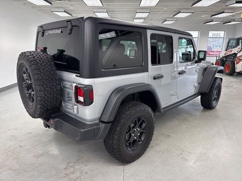 Used 2024 Jeep Wrangler Unlimited AWD/4WD image 13