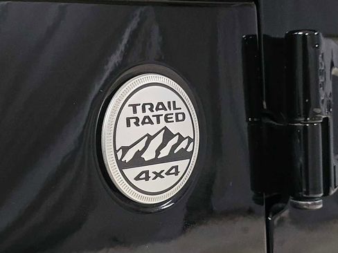 Used 2019 Jeep Wrangler Unlimited Sahara image 17