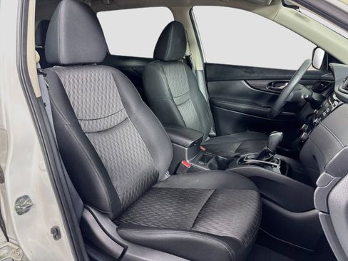 Used 2017 Nissan Rogue SV FWD image 26