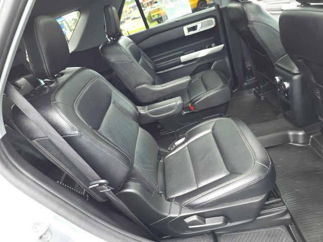 Used 2021 Ford Explorer Limited w/ Equipment Group 301A AWD/4WD image 46